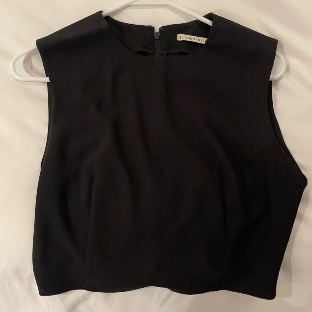 Alive and Olivia zipped back crop